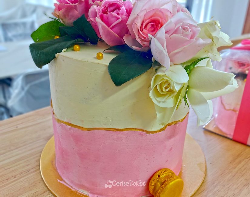 Engagement cake with natural flowers - cerise doree pastry - mauritius