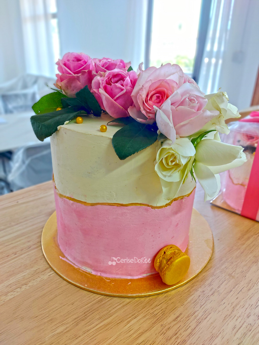 Engagement cake with natural flowers - cerise doree pastry - mauritius