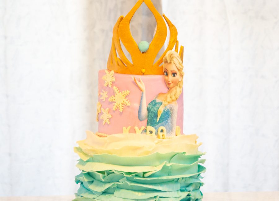 Frozen themed cake - Cerise doree pastry